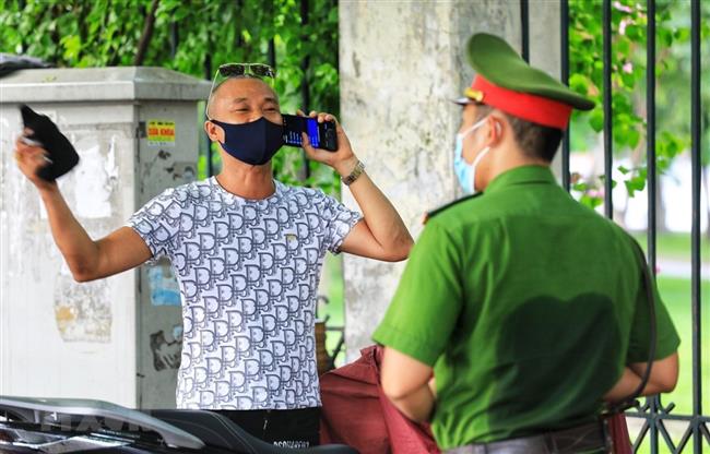 Hà Nội xử phạt gần 900 trường hợp vi phạm trong ngày thứ 5 giãn cách xã hội